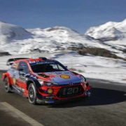 Thierry Neuville e Nicolas Gilsoul in gara al Rally MonteCarlo 2019