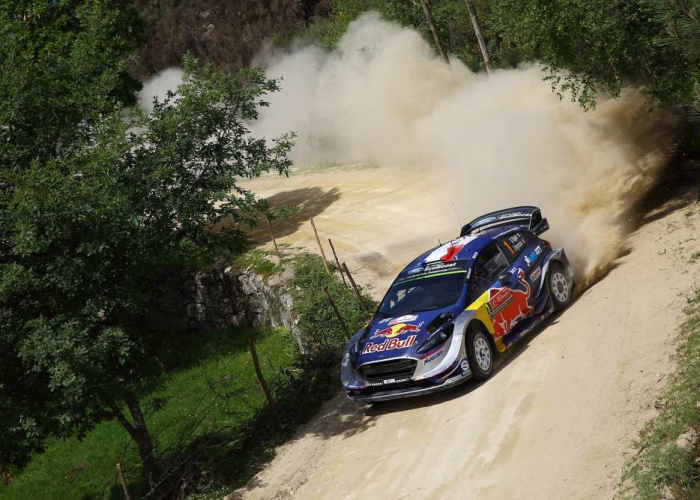 Sébastien Ogier e Julien Ingrassia a bordo della nuova Fiesta WRC durante il Rally del Portogallo 2017