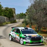 Un passaggio tra gli ulivi salentini per Testa Giuseppe Testa in gara al Salento