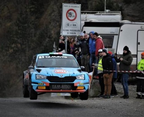 Albertini e Fappani sulla Skoda Fabia R5 nello scatto Rettagliati