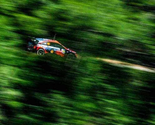 Covid-19, stato di emergenza fino al 15 ottobre: rally a porte chiuse