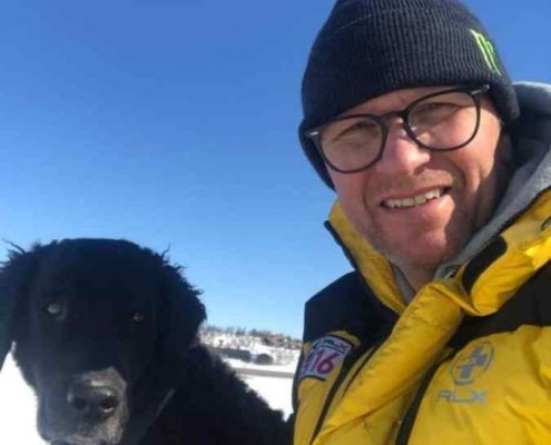 Il campione del mondo rally Petter Solberg piange il suo cane