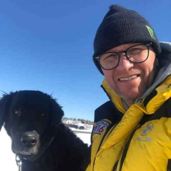 Il campione del mondo rally Petter Solberg piange il suo cane