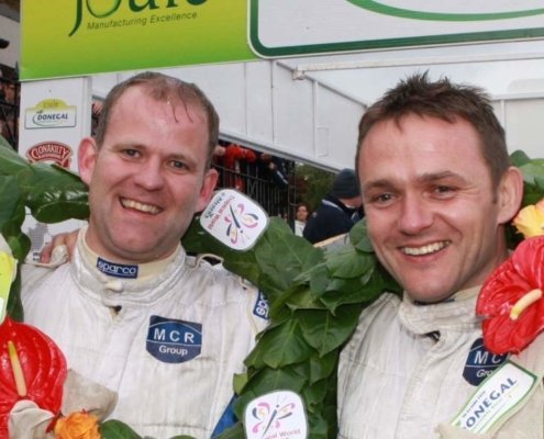 Manus Kelly e Donal Barrett sono usciti di strada e il pilota è deceduto