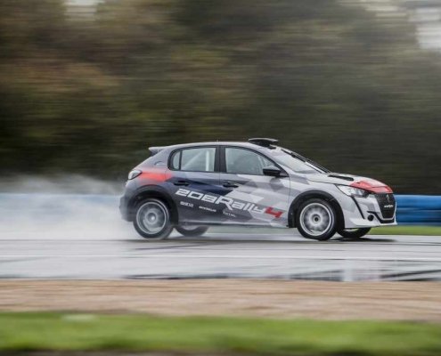 La nuova Peugeot 208 Rally4