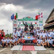 Rubato un gradino del podio del Rally di Alba, dov’è salito Neuville Rubato un gradino del podio del Rally di Alba, dov'è salito Neuville