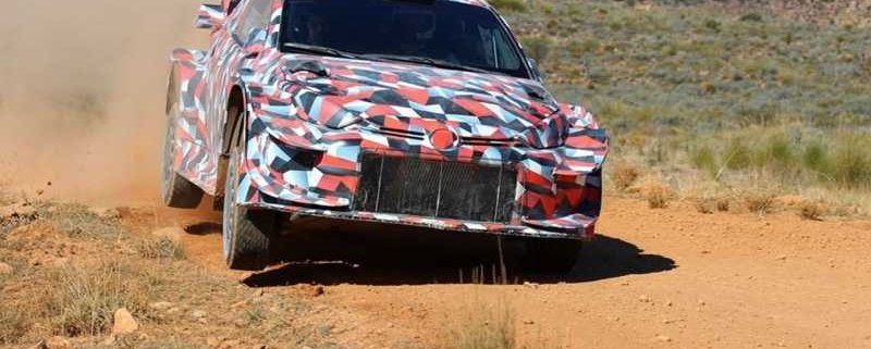 Toyota GR Yaris WRC 2021 in un test su sterrato